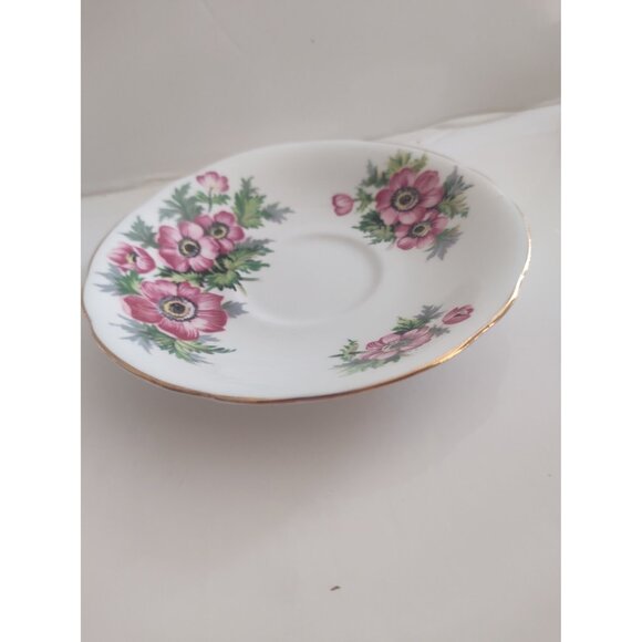 Vintage Royal Windsor Tea Cup & Saucer Set Pink Pansies Square shaped Cup - Picture 10 of 15